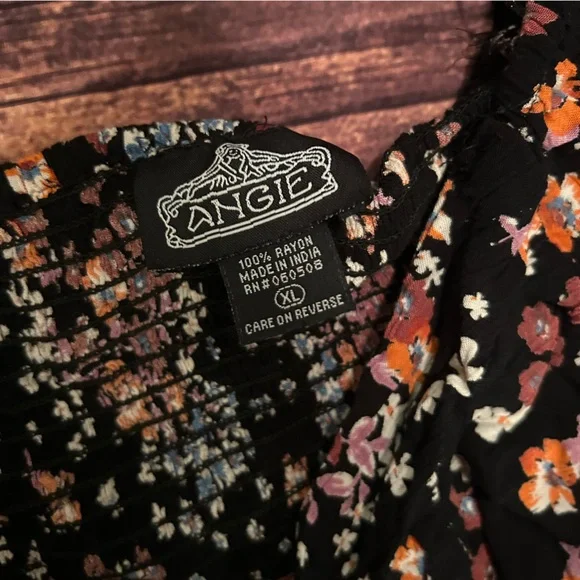 Women’s Floral Angie Twist Front Crop Top with Smock Back Size XL - Picture 2 of 6